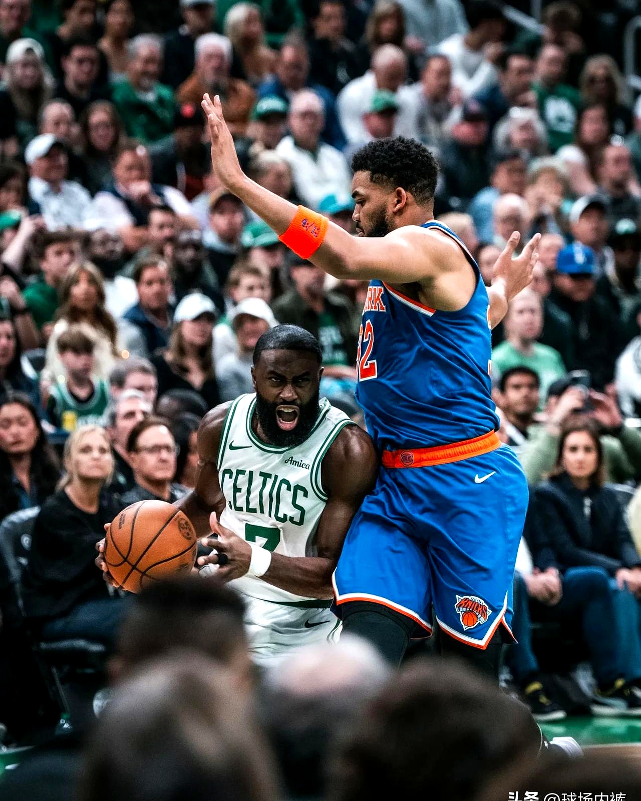 塔图姆在日本队比赛中反败为胜，重返赛场引发热议！赢得满堂喝彩的简单介绍-爱游戏体育