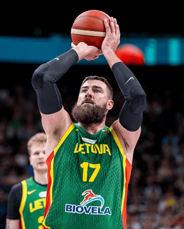 包含赛后法兰克福备战NBA季后赛；手感冰凉细节曝光；管理层满意；控场能力受关注的词条-爱游戏官网